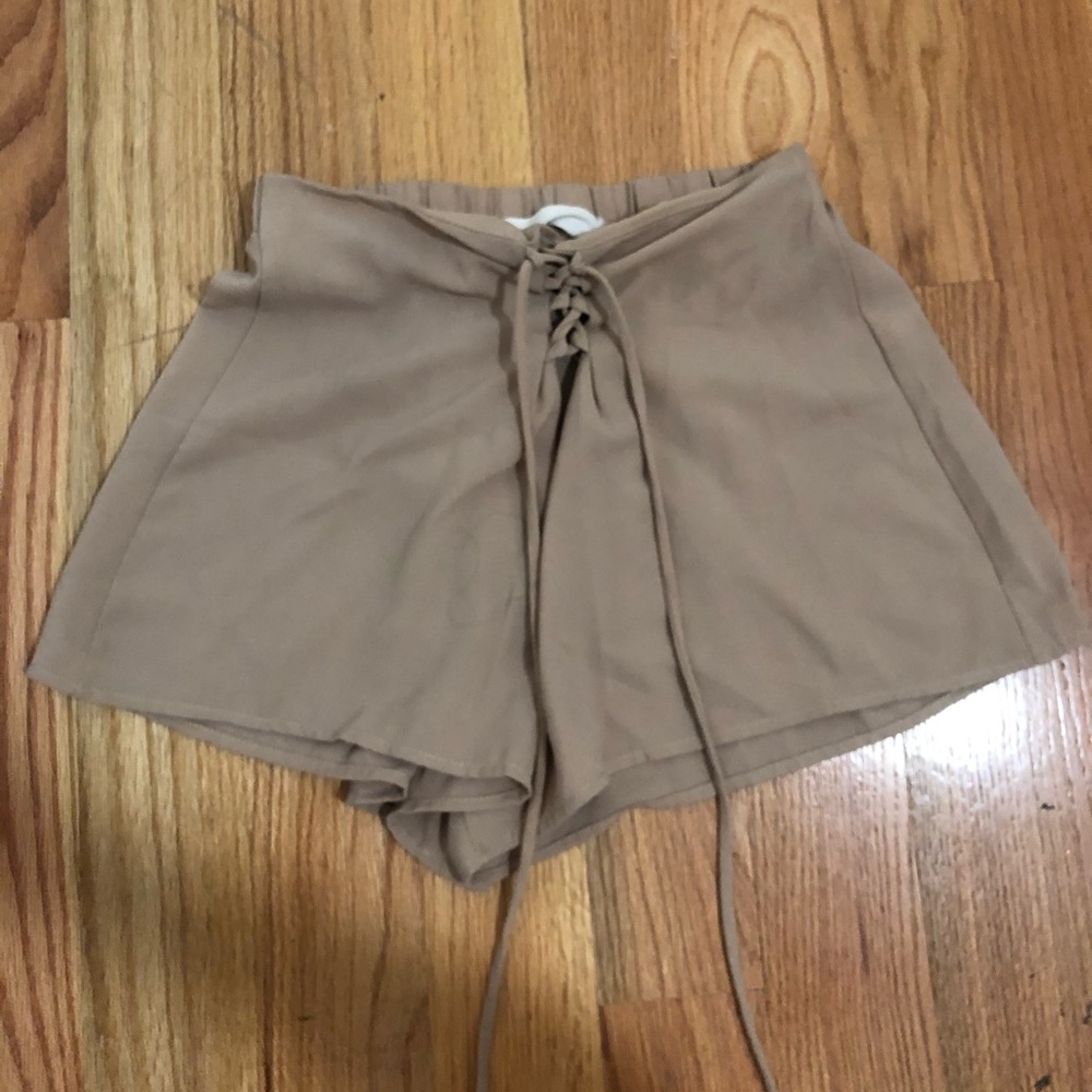 Shorts With Accent Tie
